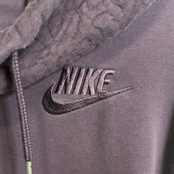 Nike Men's Dark Purple Quilted Sweater - Picture 2 of 7